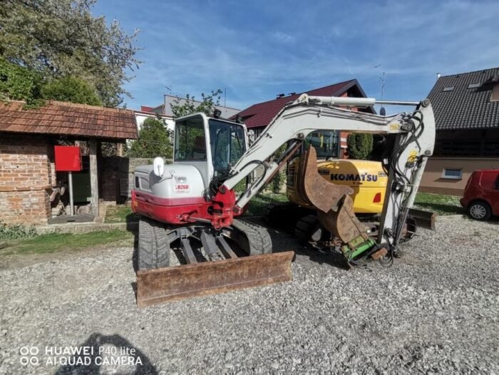 Mini-pelle Takeuchi TB260 – 2015 - 6T – Image 1