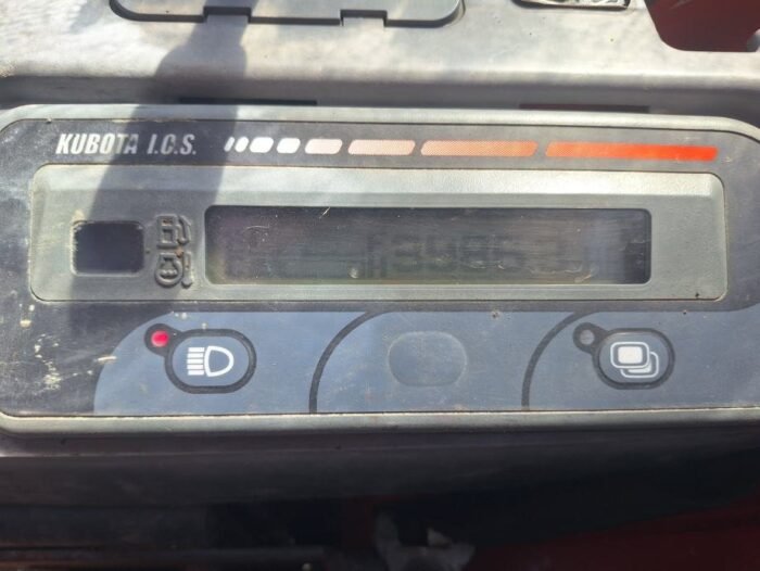 Mini-pelle Kubota U20-3a avec Powertilt – Excellente condition – Image 8